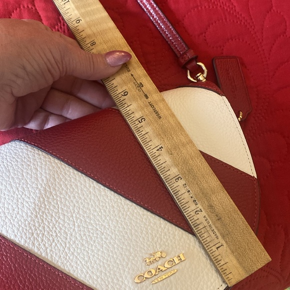 Coach - Picture 7 of 8